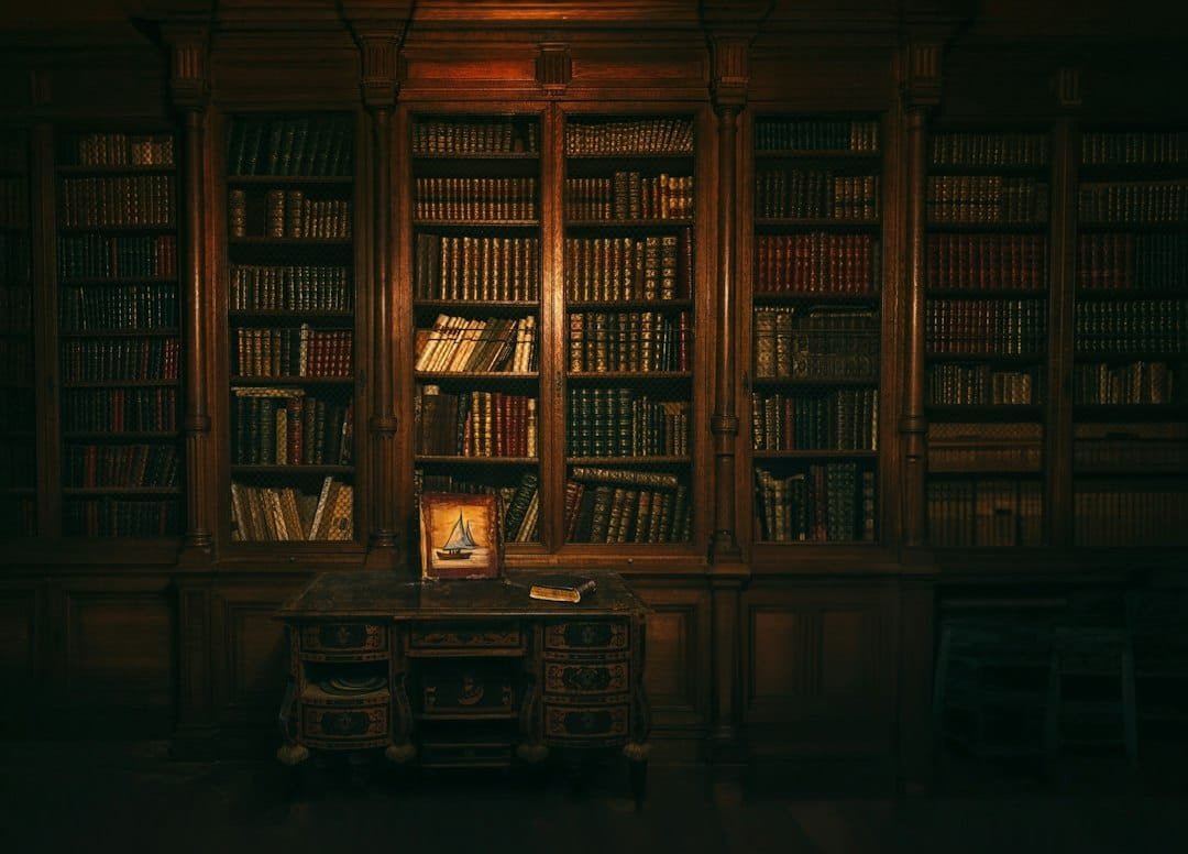 libros antiguos de derecho canónico, símbolo de la obra jurídica de San Raimundo de Peñafort