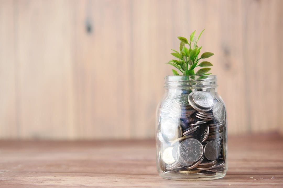 monedas en tarro, símbolo de prosperidad